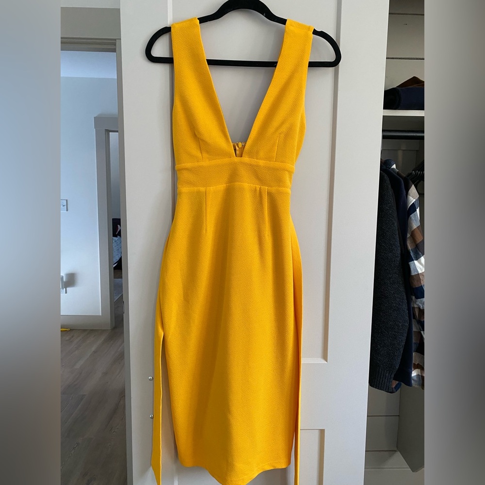 SNDYS Yellow V-Neck MIDI Dress NWT